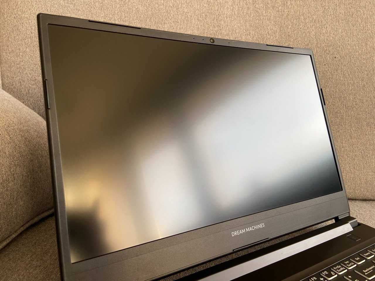 Sprzedam laptop Dream Machines RG3060-15PL28 (NH55HP) - Stan idealny!