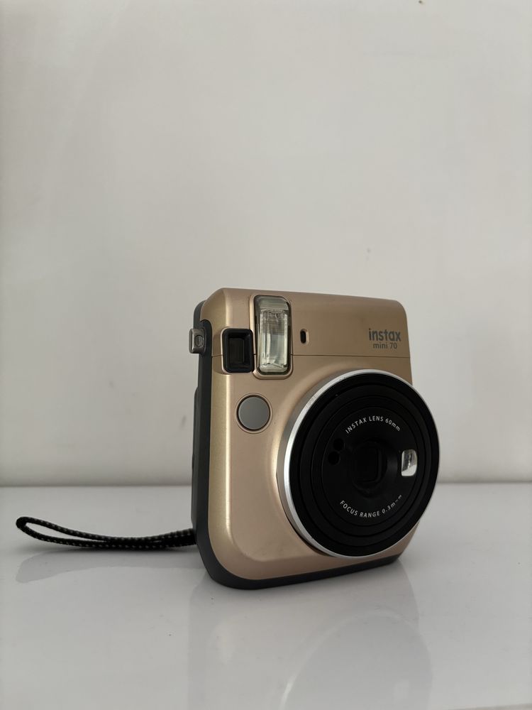Instax Fujifilm Mini 70 – Dourada