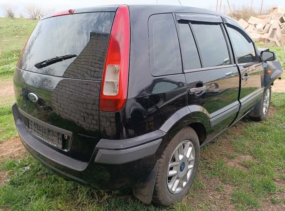 Кузов Ford Fusion 2004 и 2007 1.4 бенз черный. Разборка Ford Fusion