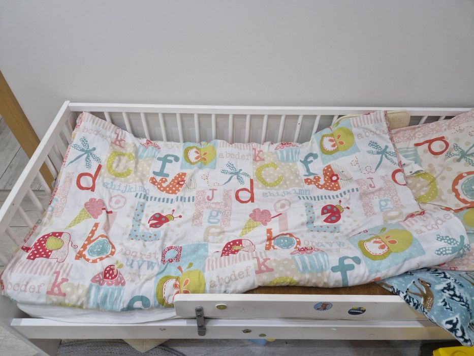 Łóżko dzieciece z materacem