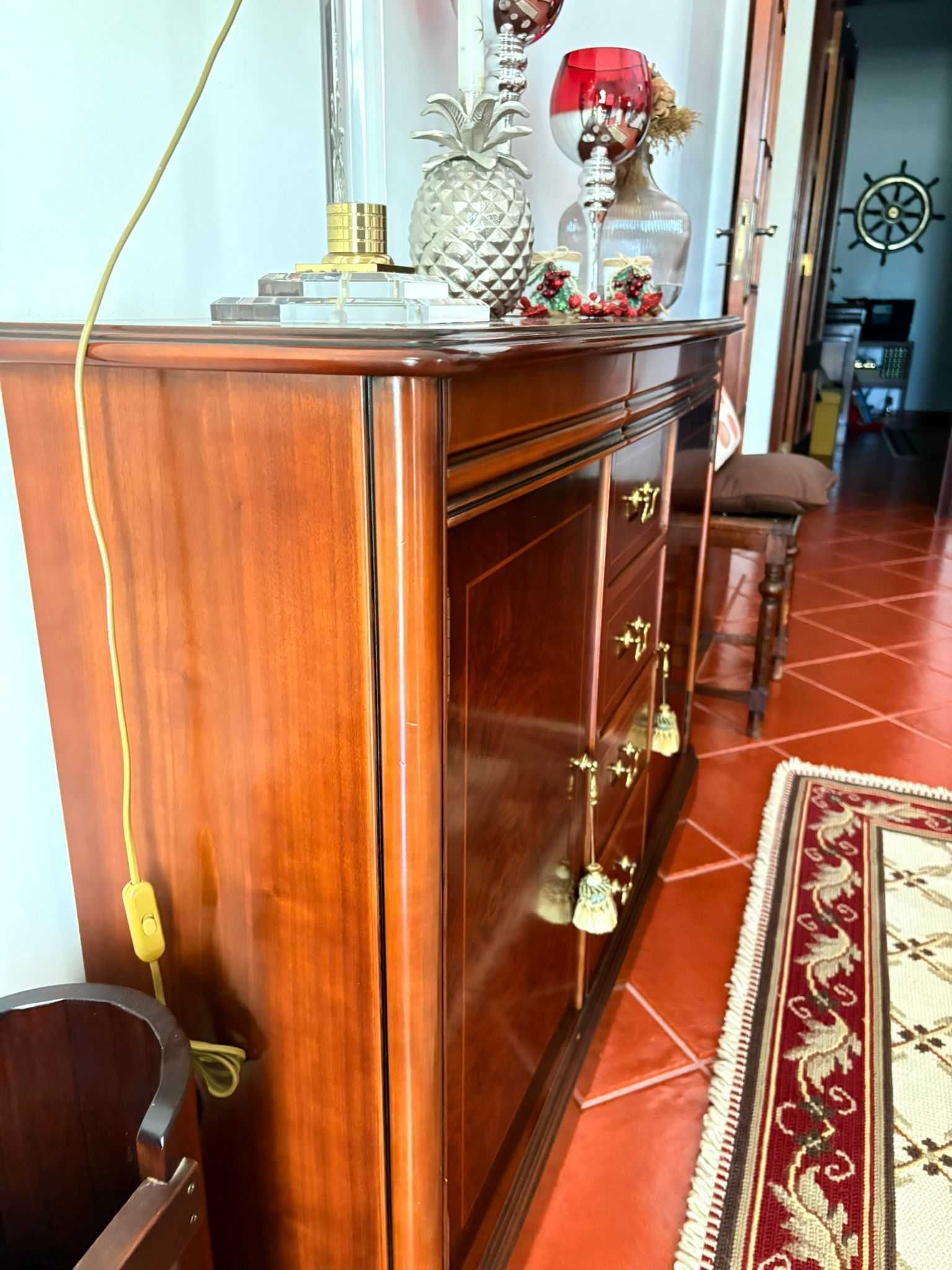 Móvel Sapateira (Madeira Nogueira)
