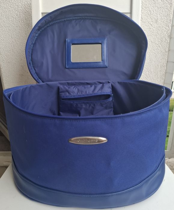 Kuferek Oriflame: niebieski owalny usztywniony