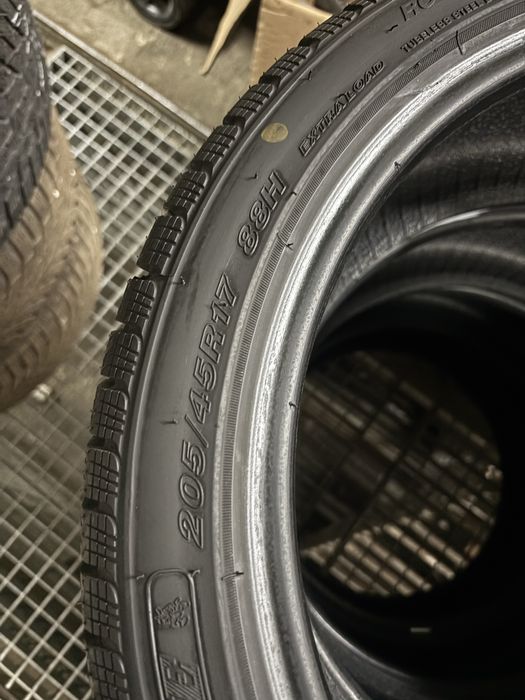 Komplet opon zimowych 205/45 R17