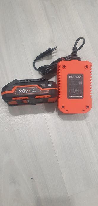 Шуруповерт ДніпроМ СD-218 акумулятор зарадка