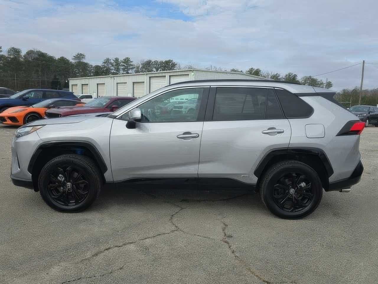 2022 Toyota RAV4 Hybrid SE