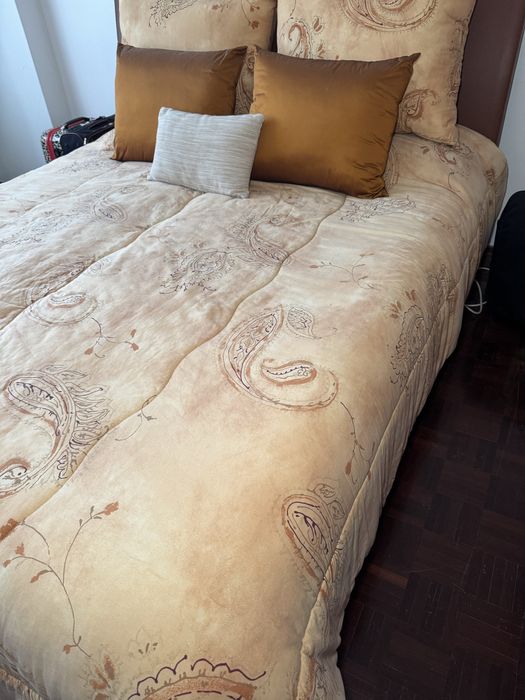 Cama casal articulada com motor