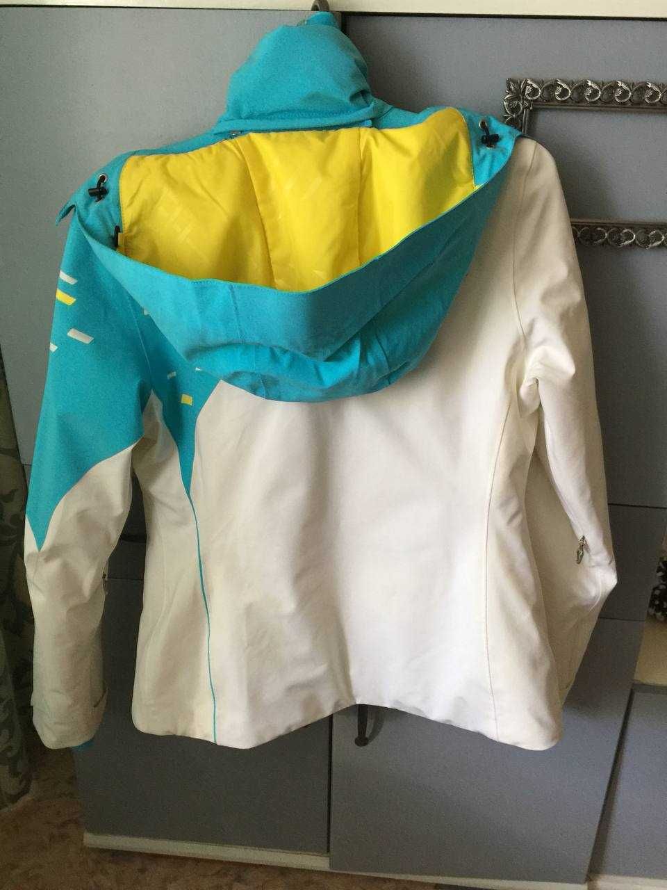 Куртка жіноча лижна PRIMALOFT