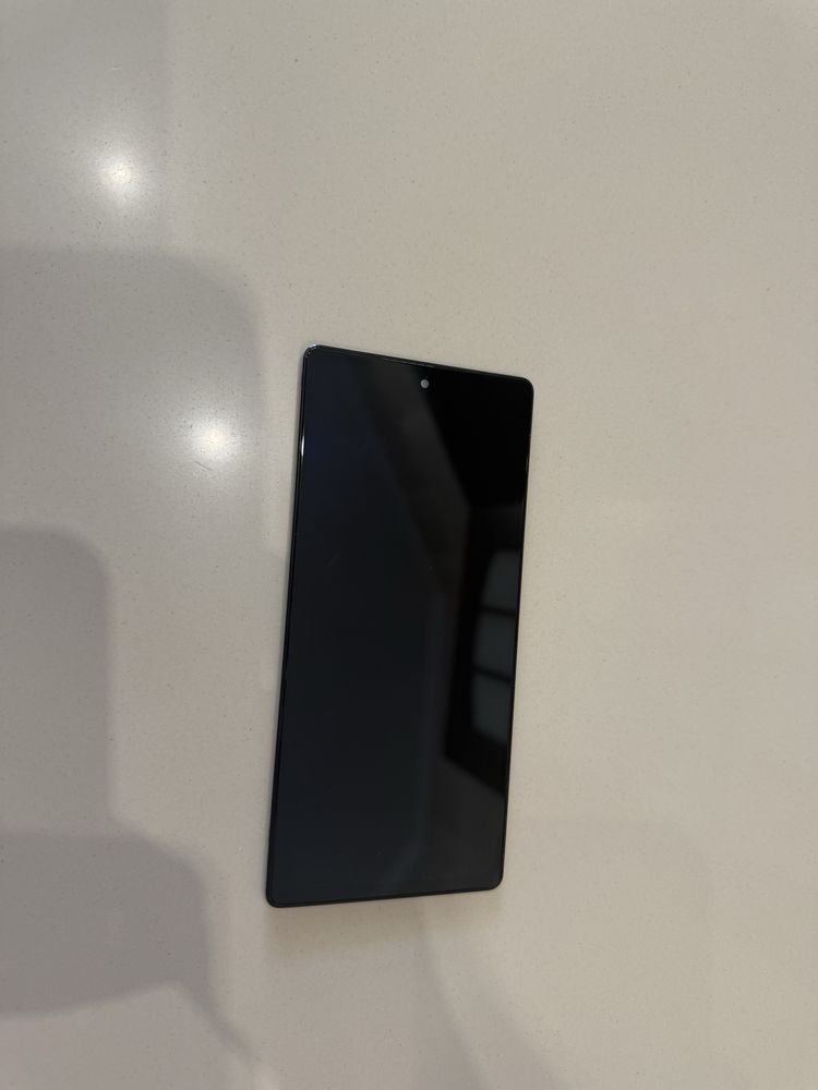 Дисплей Google Pixel 6 з сенсором та рамкою