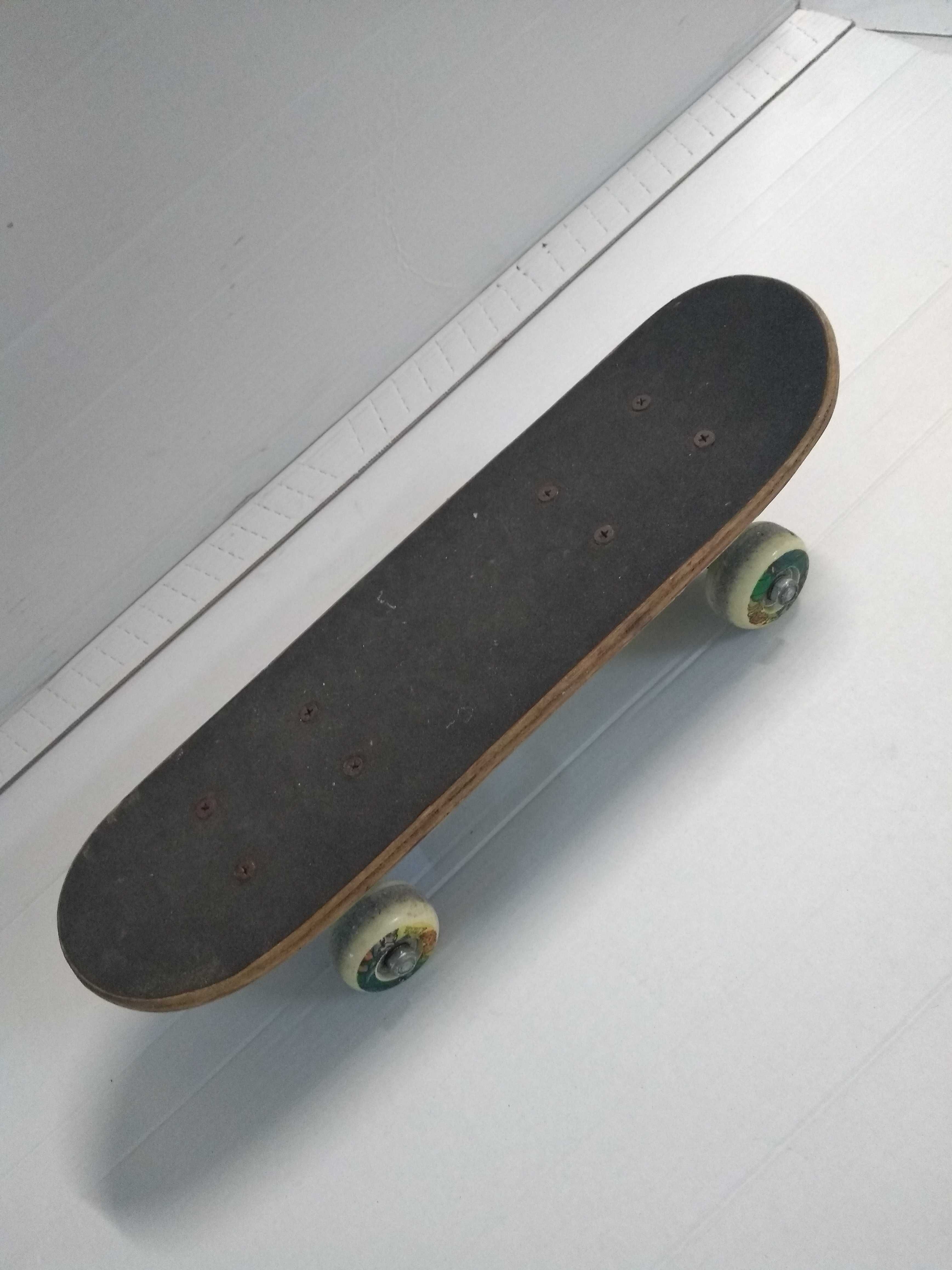 Mini skate de 4 rodas