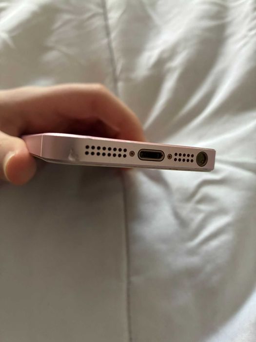 iPhone SE 2016 cor de rosa em muito bom estado