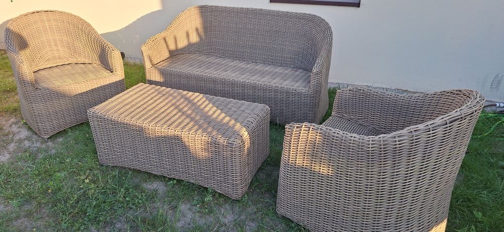 Meble ogrodowe ratan