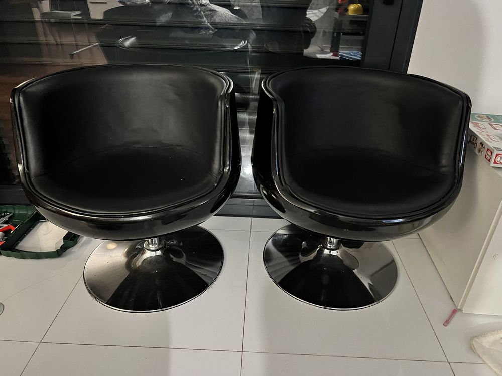Cadeiras de sala estar couro preto