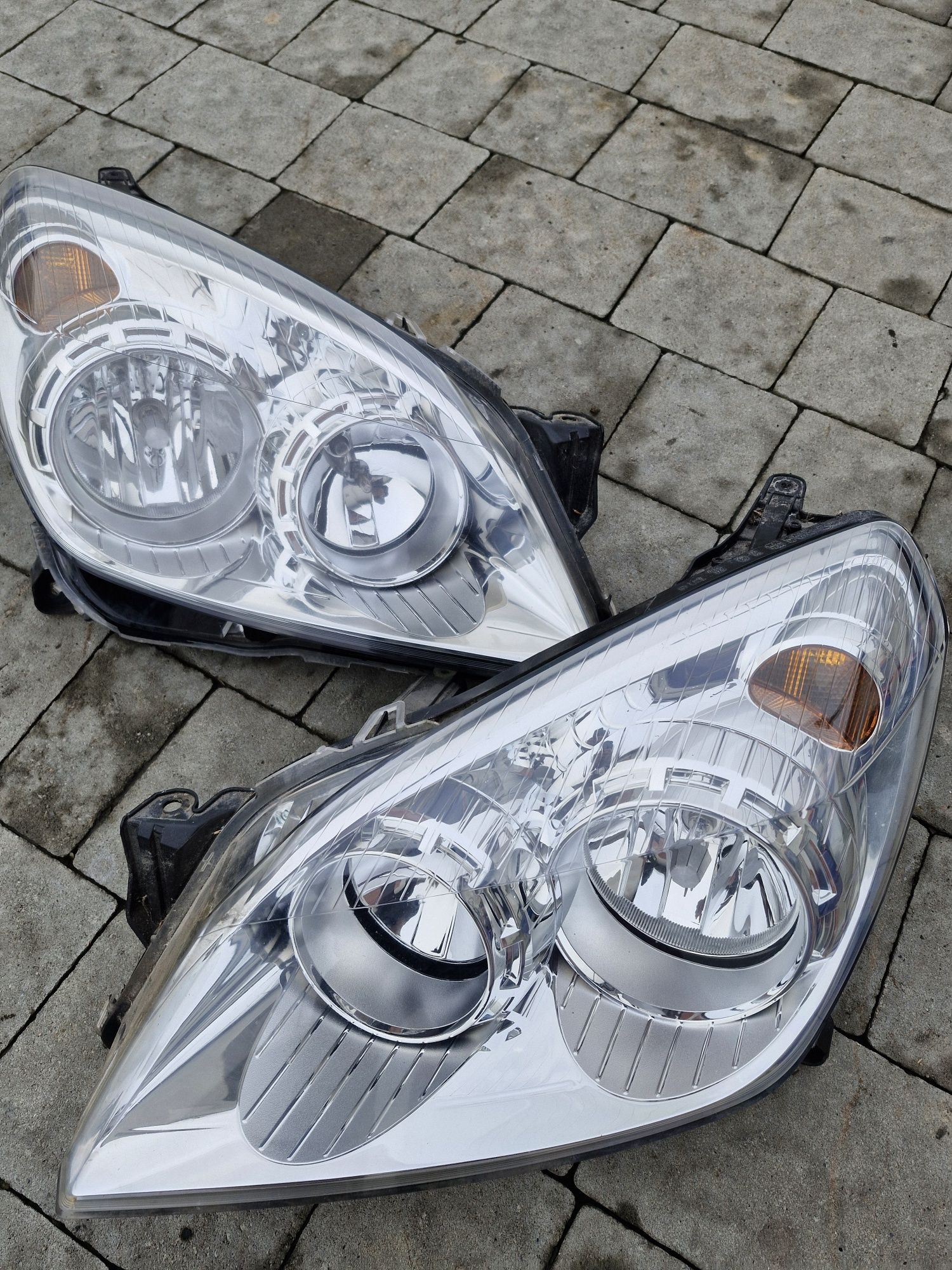 Фара ліва права фари Opel Astra H 2004-2012 БІЛІ