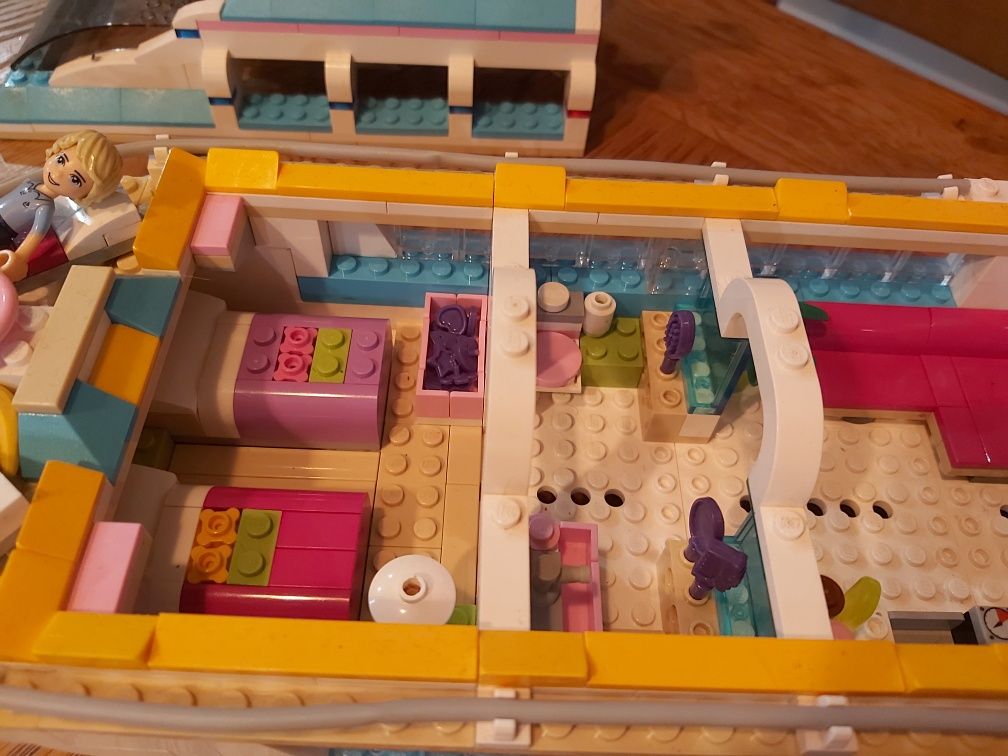 Lego friends cruiser