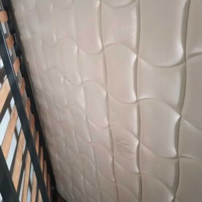 Colchão + estrado em ótimo estado