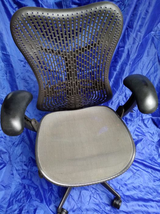 Fotel biurowy HERMAN Miller Mirra