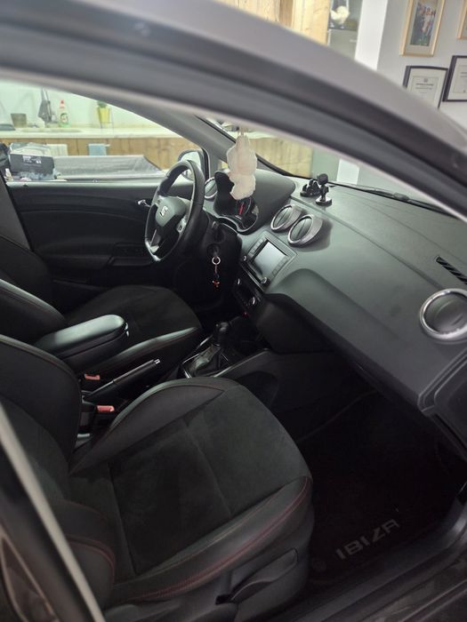 Seat Ibiza Fr cinza automatico