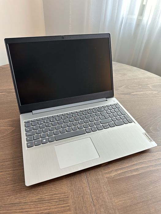 Portátil Lenovo IdeaPad 3 (Ryzen 5 / 8GB RAM / 480GB SSD)