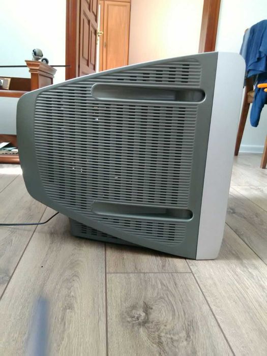 телевізор SONY TV TRINITRON з плоским екраном 21"