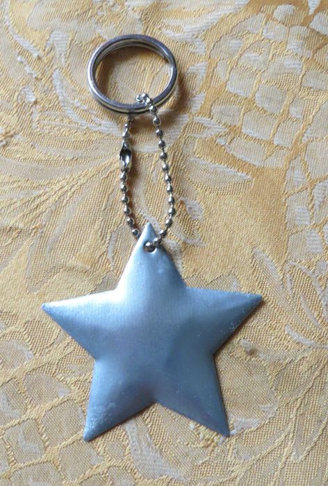 Porta chaves Estrela, em metal - Medida: Diâmetro 5,5 X 5,5 cm