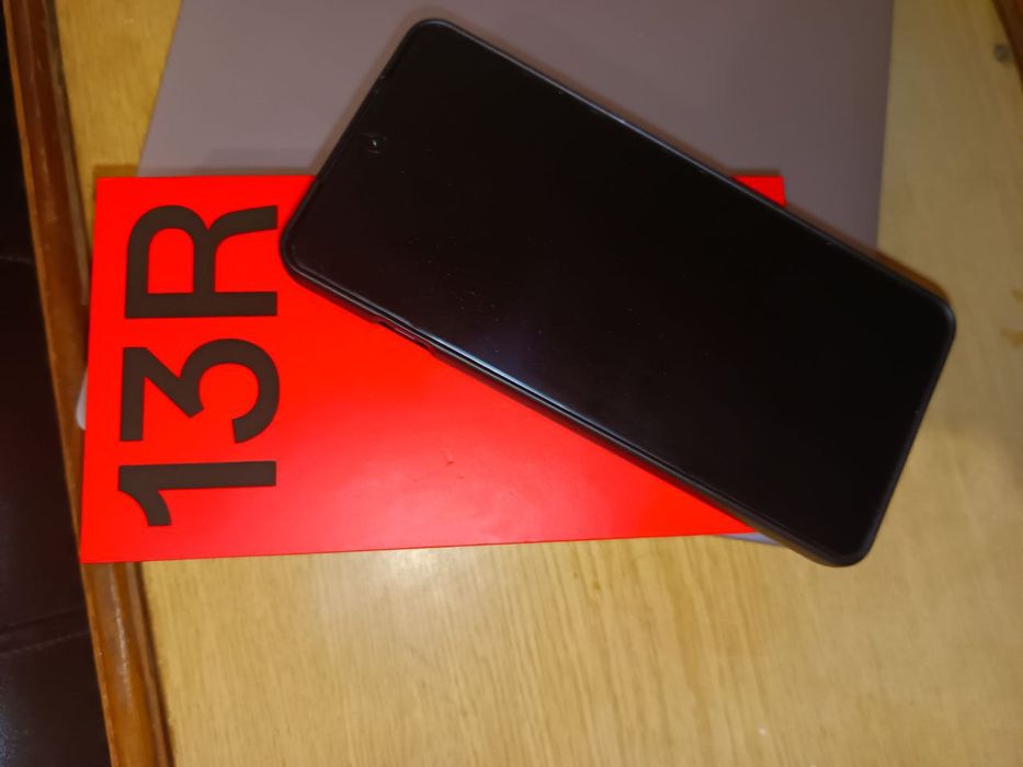 Новий телефон OnePlus 13R