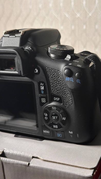 Canon eos2000d в идеальном состоянии