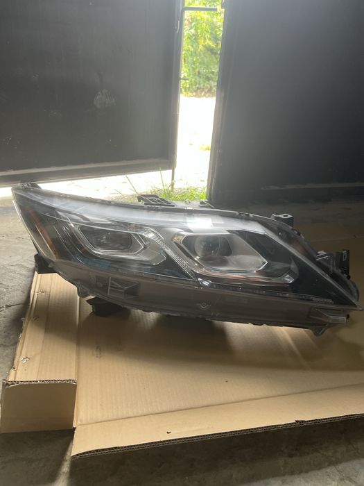 Фари Mitsubishi Eclipse Cross