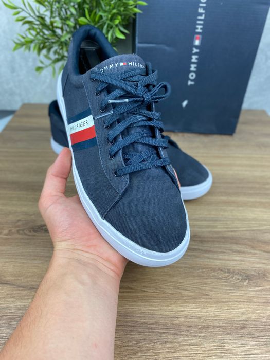 Granatowe sneakersy Tommy Hilfiger Essential Stripes r. 43