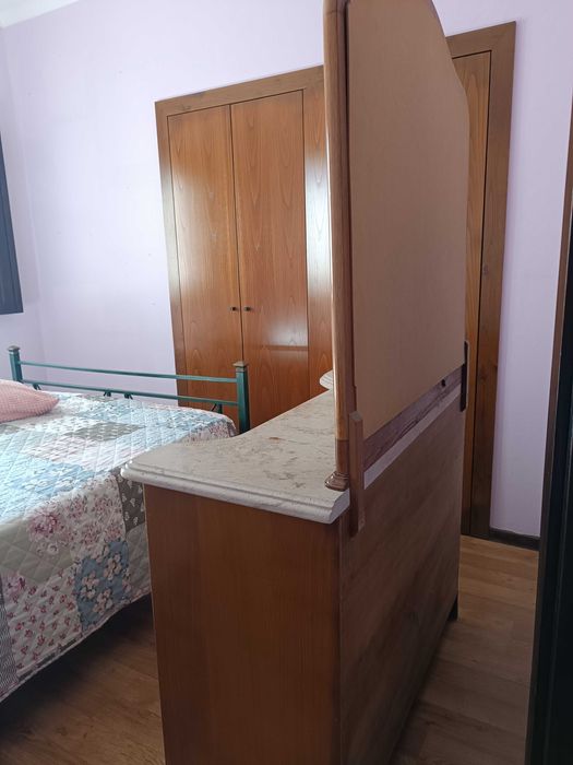 Conjunto cómoda e mesas de cabeceira