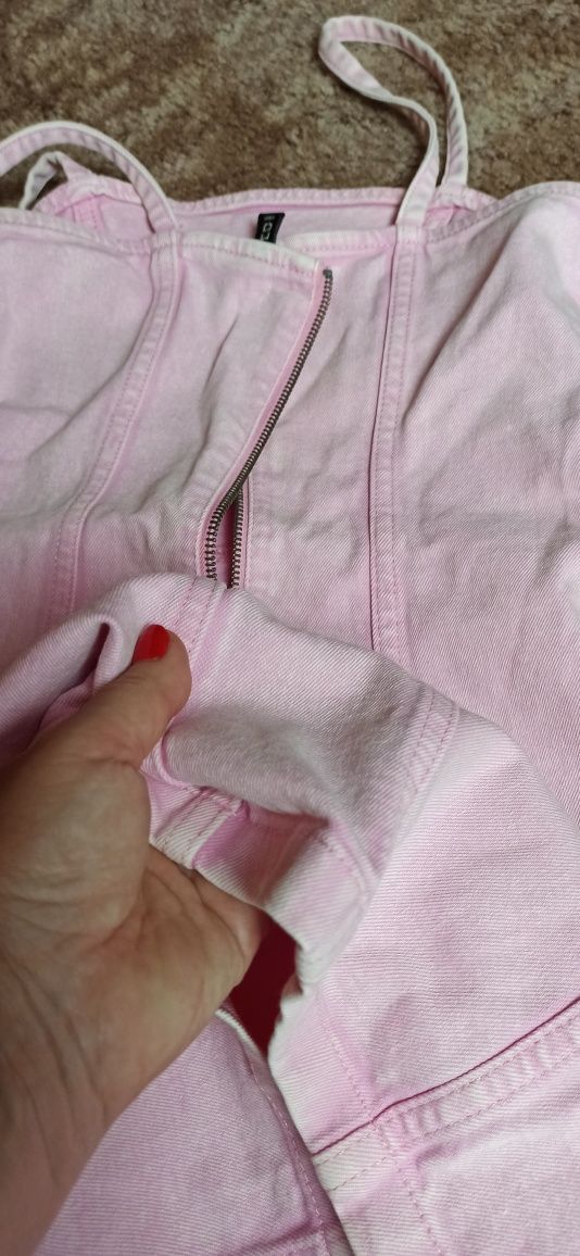 Różowa jeansowa sukienka H&M na ramiączkach S