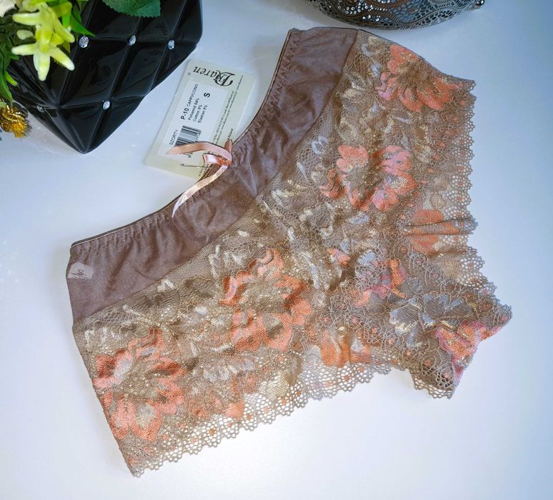 Beżowe koronkowe majtki szorty rozm.S