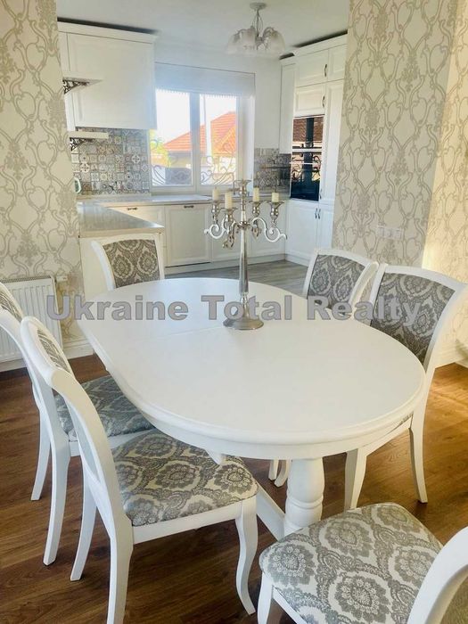 Васильків! Чудовий будинок з ремонтом 240м2 + 15сот! Вул. Михайлівська