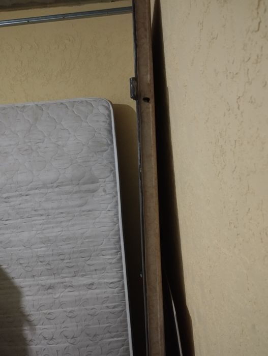 Вхідні броньовані двері