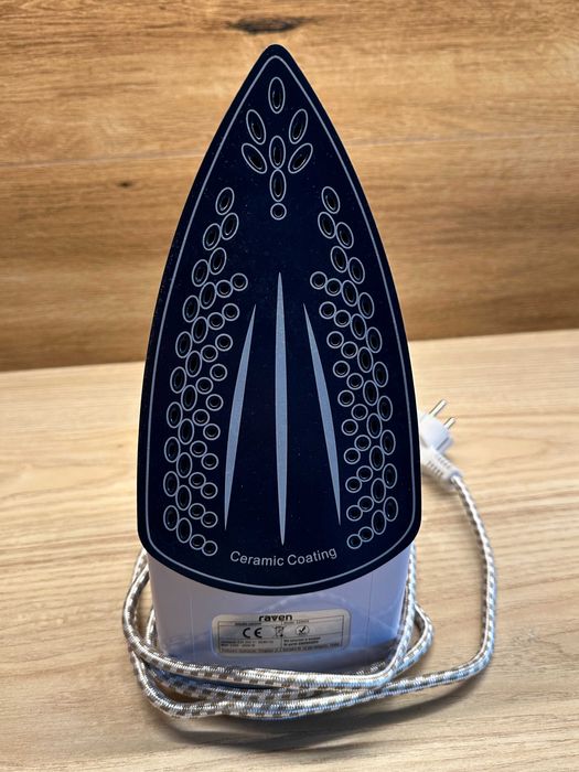 Żelazko parowe Raven EZ005X 2600W