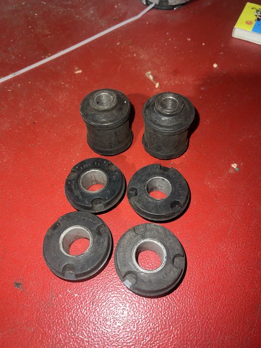 Помпа Ваз 2108-21099,2113-2115, сайлетблоки рычагов