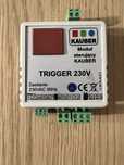 Trigger kauber 230V do projektora / ekranu
