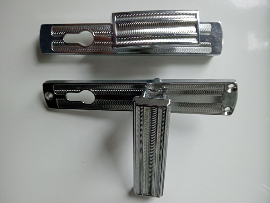 Дверная ручка с накладкой, никелированная. СССР