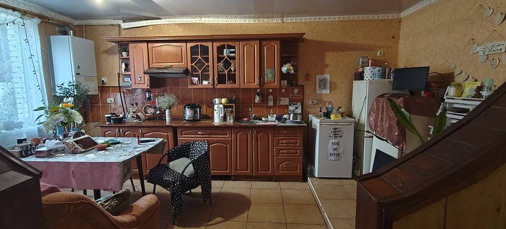 Продам частину будинку Центр