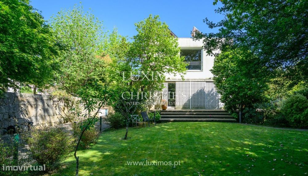 Moradia V6 com jardim para venda no Campo Alegre, no Porto