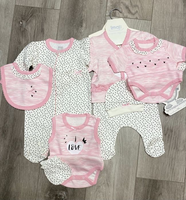 Набір одягу для новонародженої дівчинки (з 16 предметів)
