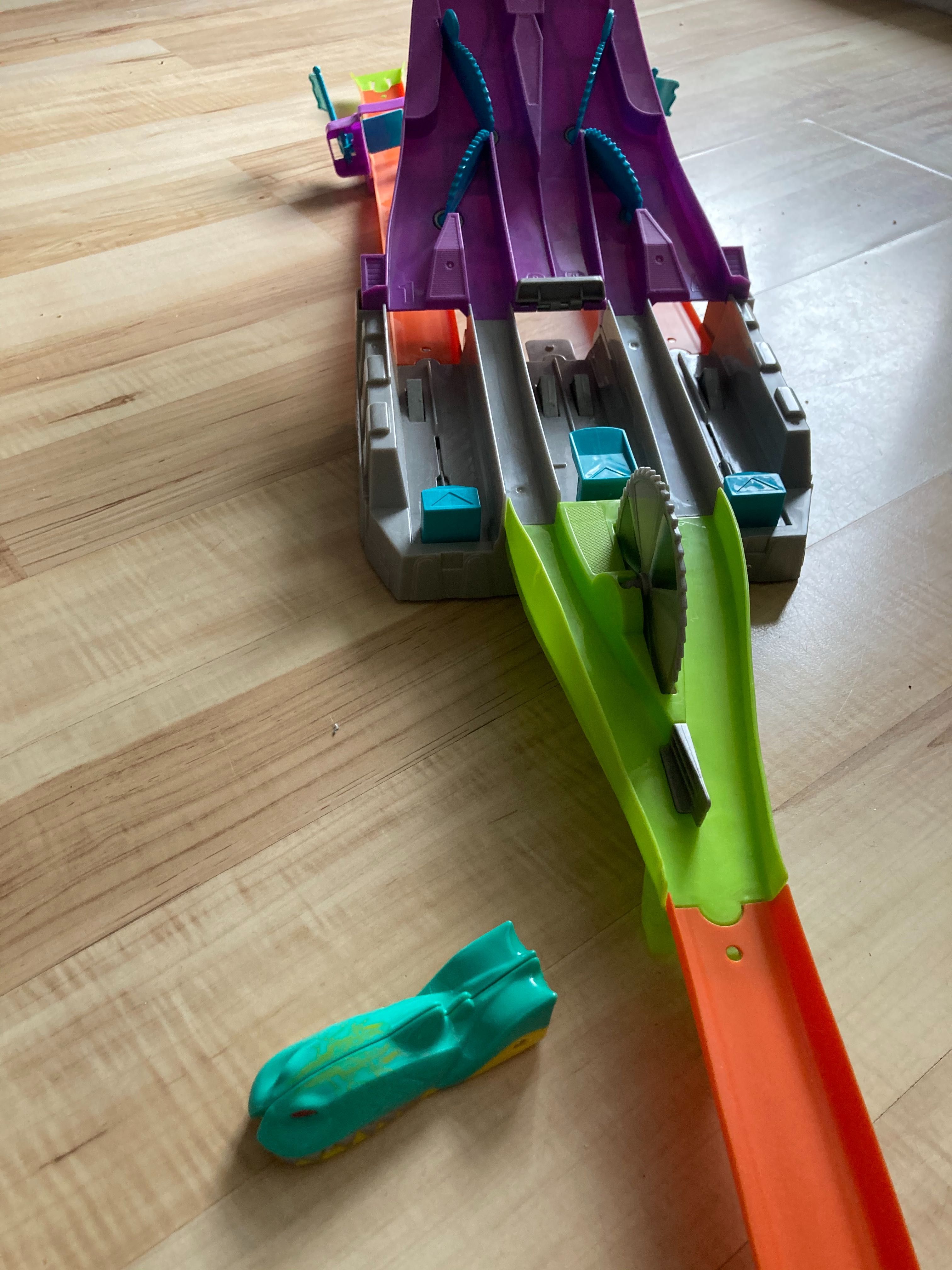 Hot wheels magnesiaki tor przecinarka