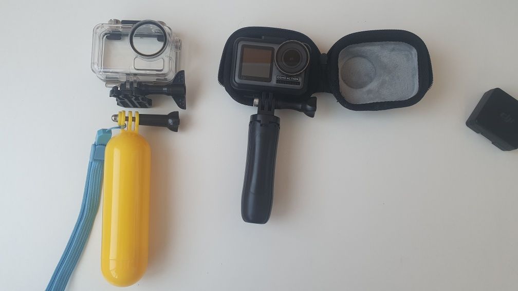 Dji osmo action экшин камера 4K , батарея 2шт, кейс 45м, монопод