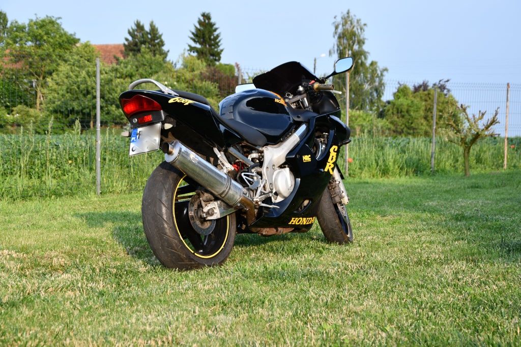 Honda cbr 600 f4 sc35