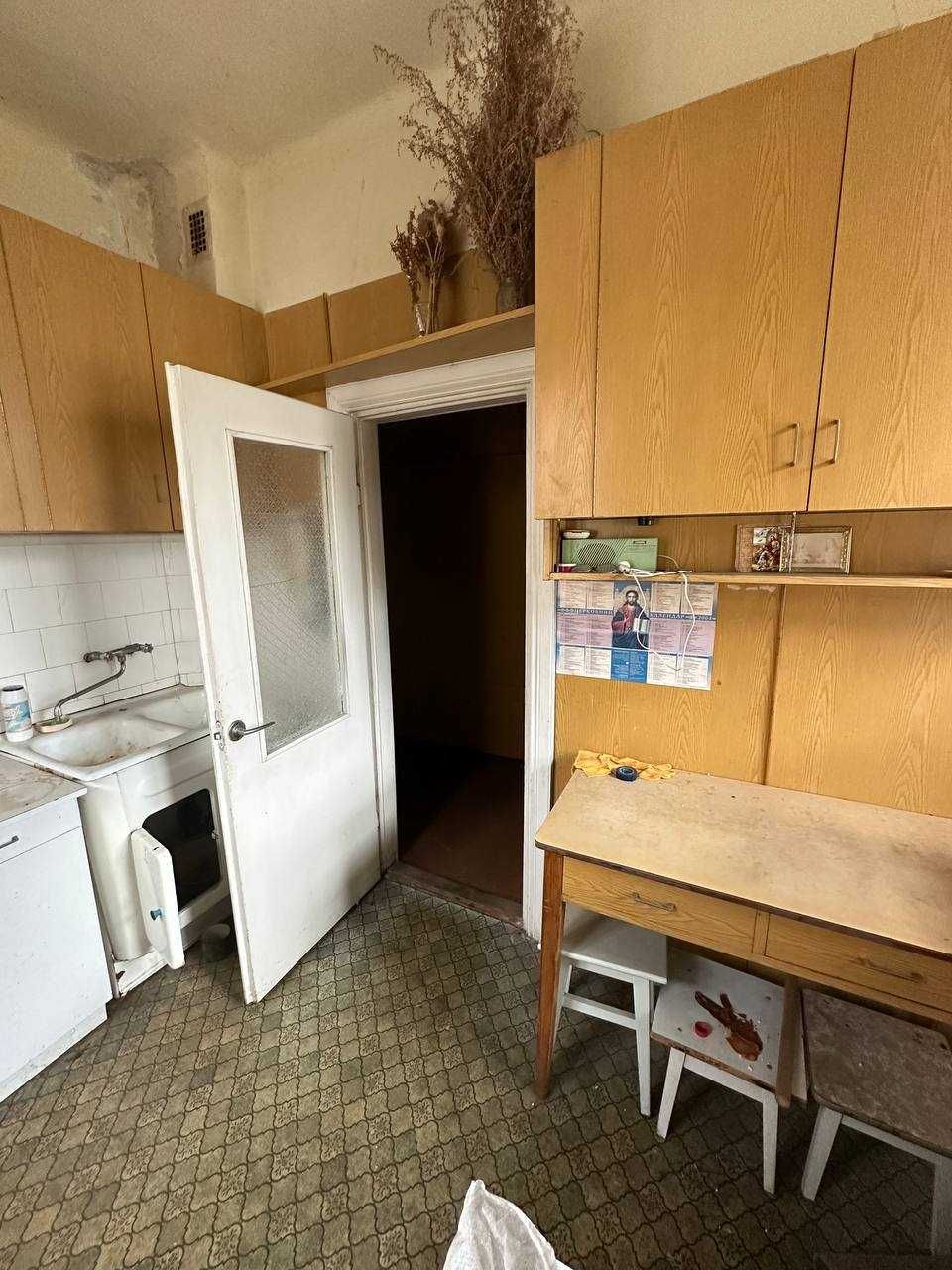 Продаж трикімнатної квартири в центрі, вул. Коновальця 54А
