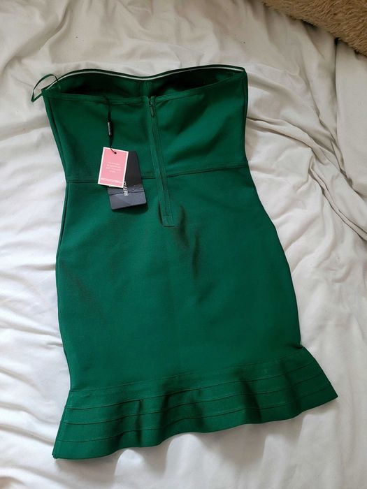 Ciemnozielona sukienka świąteczna