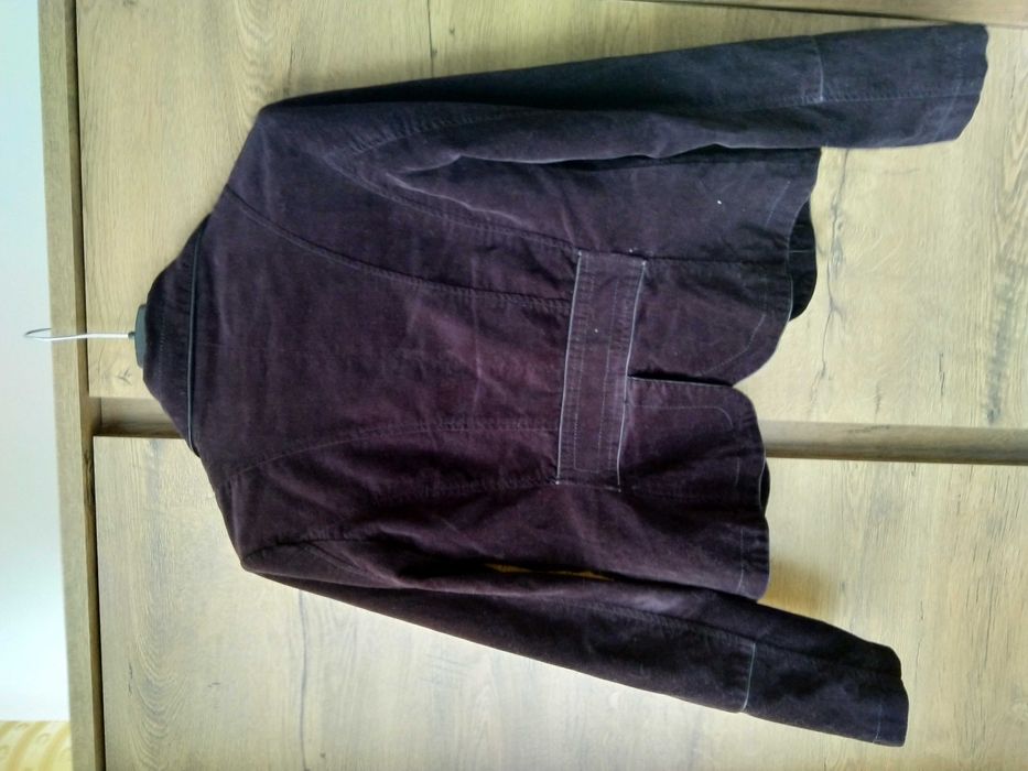 Piękny śliwkowy żakiet z weluru, rozmiar 34