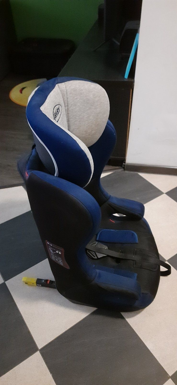 Дичаче ЕС автокрісло 4baby isofix