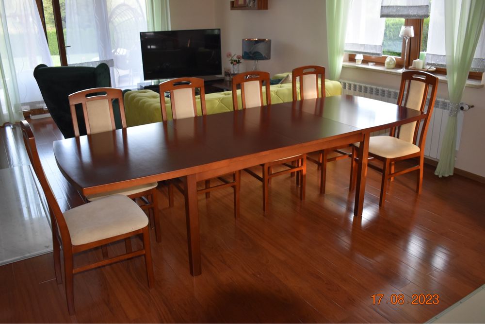Stół do salonu z krzesłami zestaw