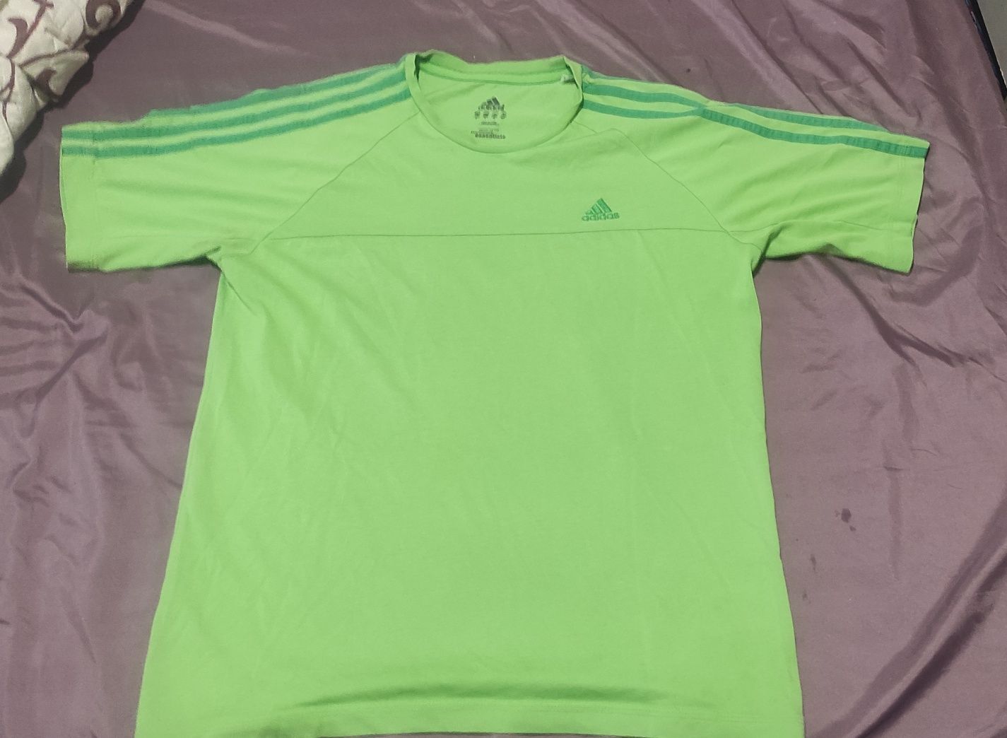 Оригінальна зелена футболка Adidas essentials