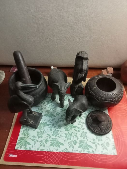 itens de pau preto